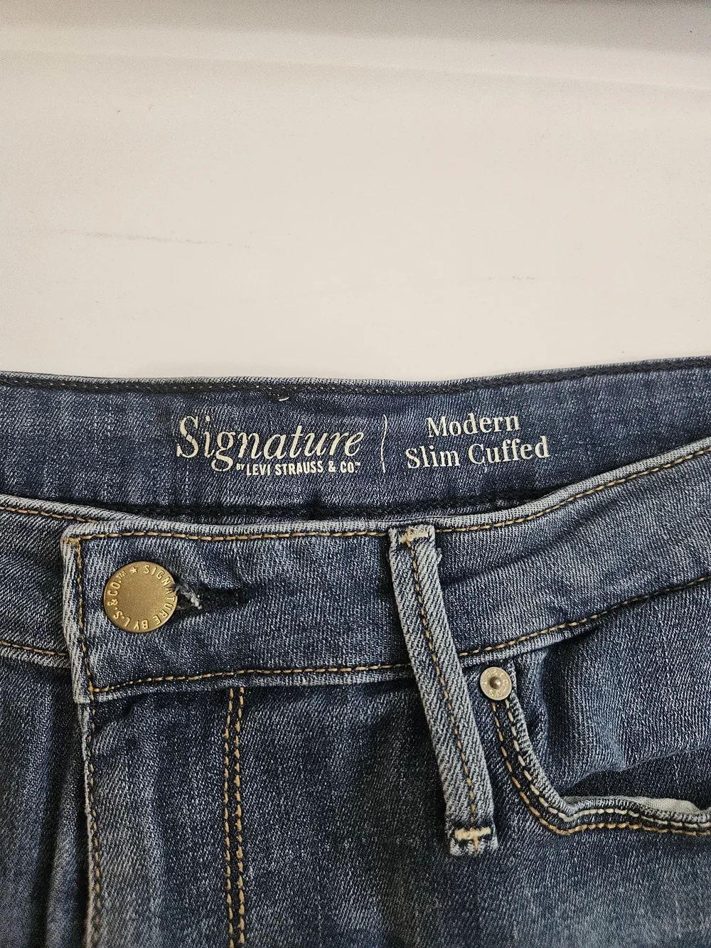 Signature by Levi Strauss & Co. Modetn Slim Cuffed Medium Wash Jeans Sz 16 W33